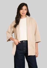 Длинный блейзер