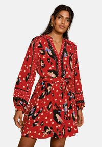 Короткое платье