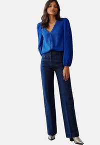 Кружевная блузка