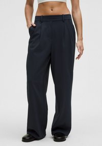 Спортивные штаны