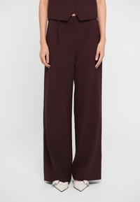 Прямые брюки Прямые брюки