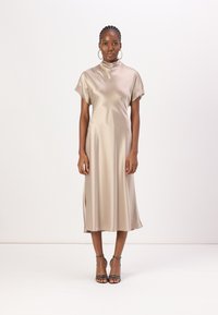 Коктейльное платье