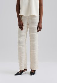 Прямые брюки