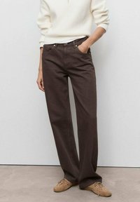 Прямые джинсы Прямые джинсы