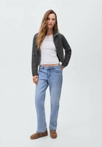 Вязаная кофта