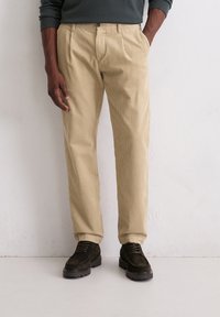 Вельветовые брюки Вельветовые брюки