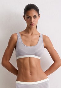 Бюстгальтер