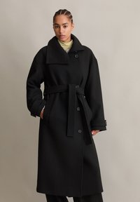 Шерстяное пальто