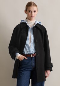 Короткое пальто