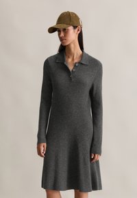 Вязаное платье Вязаное платье