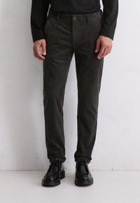 Вельветовые брюки Вельветовые брюки