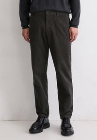 Вельветовые брюки Вельветовые брюки