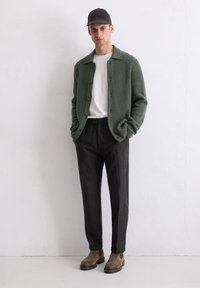 Вязаная кофта