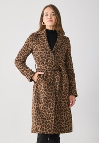 Шерстяное пальто