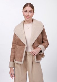 Зимняя куртка