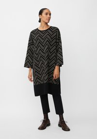 Вязаное платье