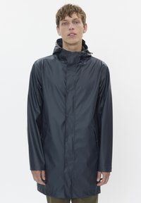 Куртка-дождевик