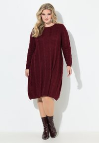 Вязаное платье