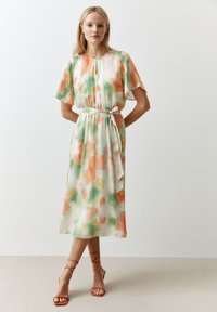 Летнее платье