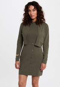 Вязаное платье