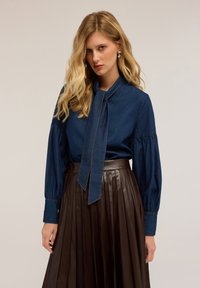 Джинсовая блузка