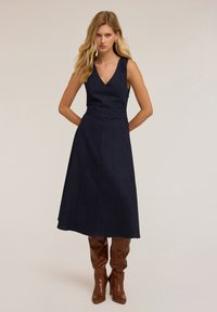 Джинсовое платье