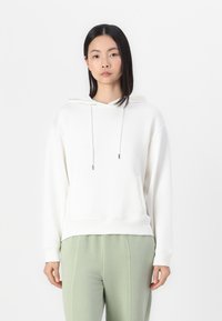 Пуловер с капюшоном