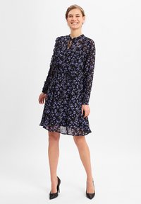 Короткое платье