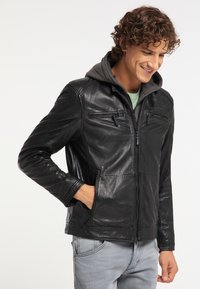 Кожаная куртка