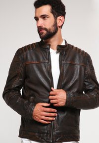 Кожаная куртка