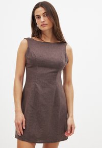 Короткое платье