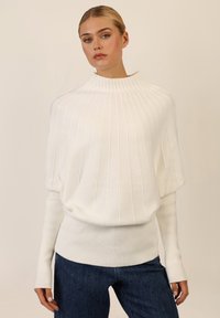 Пуловер Пуловер