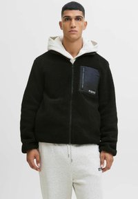 Флисовая куртка Флисовая куртка