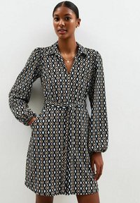 Короткое платье