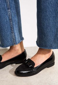 Полуботинки