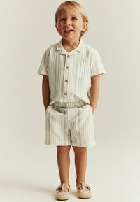 Шорты Шорты