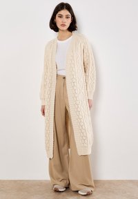 Длинный кардиган