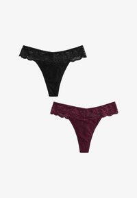 Трусы на бедрах