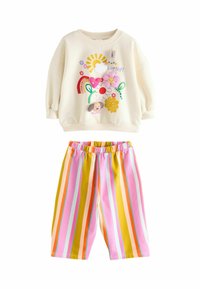 Набор одежды