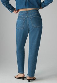 Джинсы Джинсы