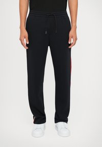 Спортивные штаны