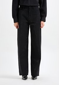 Свободные джинсы