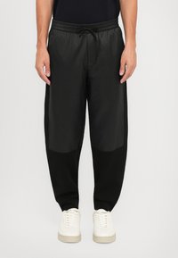 Спортивные штаны