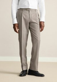 Костюмные брюки