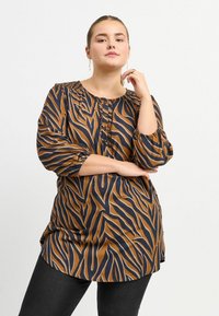 Майка с рукавом три четверти Майка с рукавом три четверти