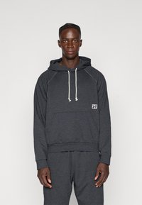 Спортивная кофта