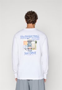 Спортивная майка