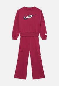 Набор одежды