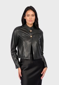 Короткая куртка Короткая куртка