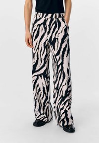 Широкие брюки